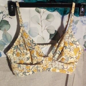 NWT! Cupshe Floral Bikini Top